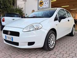 Bianco Usata 2013 Fiat Punto Pop Tre volumi | 4399 € (Buon prezzo)