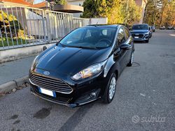 Nero Usata 2014 Ford Fiesta Tre volumi | 5400 € (Buon prezzo)