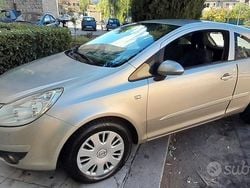 Oro Usata 2008 Opel Corsa Club Tre volumi | 2699 € (Buon prezzo)