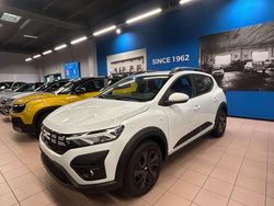 Bianco Nuova 2025 Dacia Sandero Expression Due volumi | 16.800 € (Buon prezzo)