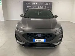 Grigio Usata 2023 Ford Focus ST-Line Tre volumi | 19.500 € (Buon prezzo)