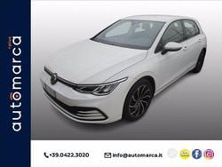Bianco Usata 2022 VW Golf Life Tre volumi | 21.900 € (Buon prezzo)