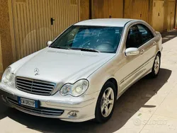 Usata 2005 Mercedes C220 Avantgarde Tre volumi | 5000 € (Cara)