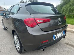 Grigio Usata 2011 Alfa Romeo Giulietta Tre volumi | 4690 € (Cara)