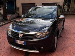 Nero Usata 2010 Dacia Sandero Stepway Due volumi | 3800 € (Buon prezzo)