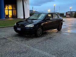 Nero Usata 2008 Opel Astra Tre volumi | 1200 €