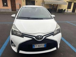 Usata 2015 Toyota Yaris Active Tre volumi | 6400 € (Ottimo prezzo)