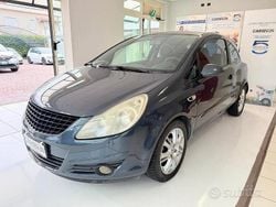 Grigio Usata 2007 Opel Corsa Club Tre volumi | 2999 € (Buon prezzo)