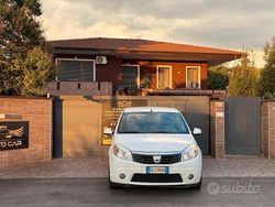 Bianco Usata 2008 Dacia Sandero Lauréate Due volumi | 1900 € (Cara)