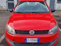 Rosso Usata 2012 VW Polo Comfortline Tre volumi | 3700 € (Super prezzo)