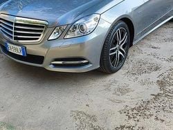 Grigio Usata 2012 Mercedes E220 Tre volumi | 8500 € (Buon prezzo)
