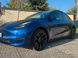 Blu/azzurro Usata 2021 Tesla Model Y Long Range SUV | 39.900 € (Molto cara)