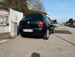 Nero Usata 2003 VW Golf IV Tre volumi | 2000 € (Buon prezzo)