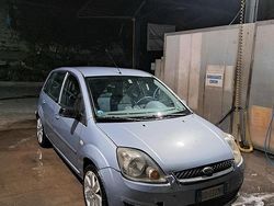 Usata 2006 Ford Fiesta Due volumi | 1700 € (Ottimo prezzo)