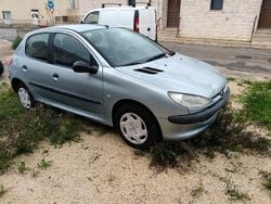 Grigio Usata 2003 Peugeot 206 Tre volumi | 1400 € (Buon prezzo)