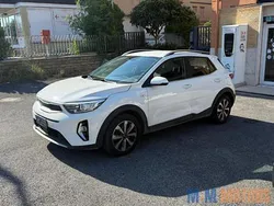 Bianco Usata 2022 Kia Stonic Style SUV | 13.990 € (Ottimo prezzo)