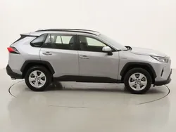 Usata 2021 Toyota RAV4 Hybrid Business Edition SUV | 25.290 € (Buon prezzo)