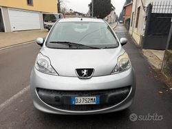 Grigio Usata 2007 Peugeot 107 Due volumi | 2600 € (Super prezzo)