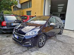 Blu/azzurro Usata 2018 Peugeot 208 Access Due volumi | 8500 € (Ottimo prezzo)