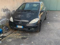Nero Usata 2008 Mercedes A180 Tre volumi | 1200 € (Super prezzo)