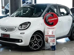 Bianco perlato metallizzato Usata 2018 Smart ForFour Tre volumi | 14.999 € (Buon prezzo)