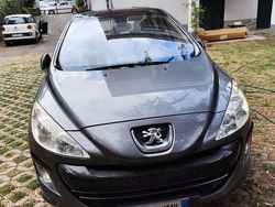 Usata 2007 Peugeot 308 Premium Tre volumi | 4250 € (Cara)