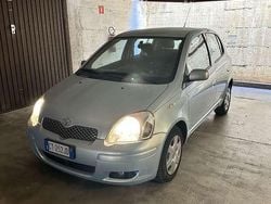 Usata 2004 Toyota Yaris Sol Tre volumi | 2200 € (Ottimo prezzo)