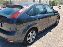 Grigio Usata 2006 Ford Focus Tre volumi | 4900 € (Molto cara)