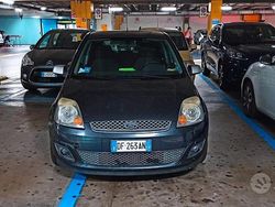 Usata 2007 Ford Fiesta Titanium Due volumi | 2650 € (Buon prezzo)