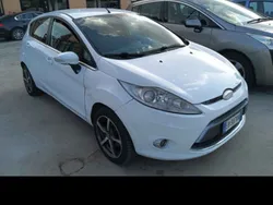 Usata 2010 Ford Fiesta Due volumi | 2000 €
