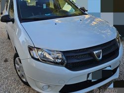 Bianco Usata 2015 Dacia Sandero Due volumi | 9500 € (Molto cara)