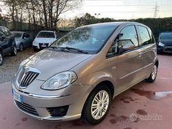 Giallo Usata 2009 Lancia Musa Platinum Monovolume | 3899 € (Buon prezzo)