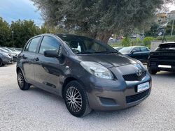 Grigio Usata 2009 Toyota Yaris Due volumi | 3980 € (Buon prezzo)