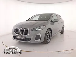 Skyscraper grey metallic Nuova 2025 BMW 220 Active Tourer M Sport Monovolume | 29.900 € (Super prezzo)