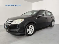 Nero Usata 2010 Opel Astra Enjoy Tre volumi | 4890 € (Buon prezzo)