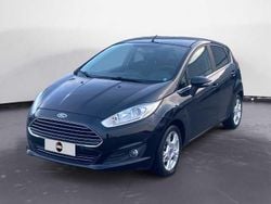 Nero Usata 2015 Ford Fiesta Tre volumi | 7301 € (Buon prezzo)