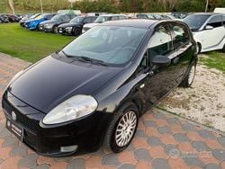 Nero Usata 2012 Fiat Grande Punto S Due volumi | 3700 € (Buon prezzo)