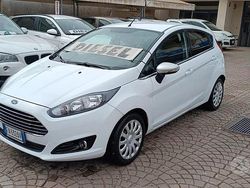 Bianco Usata 2015 Ford Fiesta Titanium Tre volumi | 6500 € (Buon prezzo)