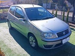 Grigio Usata 2005 Fiat Punto Due volumi | 700 € (Ottimo prezzo)