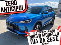 Blu/azzurro Usata 2024 MG ZS Tre volumi | 24.000 €