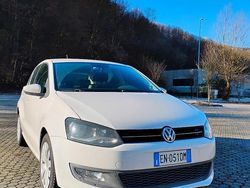 Bianco Usata 2012 VW Polo Tre volumi | 6450 € (Molto cara)