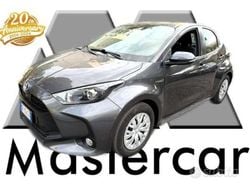 Grigio Usata 2021 Toyota Yaris Hybrid Active Tre volumi | 15.900 € (Ottimo prezzo)