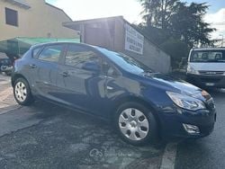 Other Usata 2011 Opel Astra Tre volumi | 4900 € (Buon prezzo)