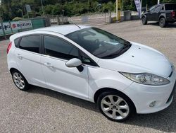 Bianco Usata 2010 Ford Fiesta Titanium Tre volumi | 5300 € (Cara)