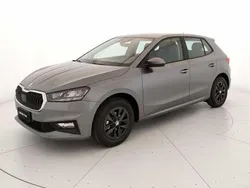 Grigio graphite Usata 2024 Skoda Fabia Selection Due volumi | 15.400 € (Buon prezzo)