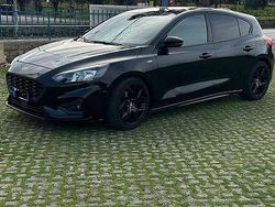 Usata 2018 Ford Focus ST-Line Tre volumi | 13.000 € (Molto cara)