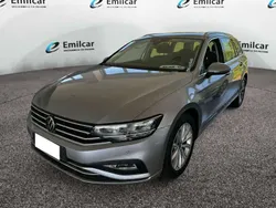 Grigio argento Usata 2023 VW Passat Business Station wagon | 33.900 € (Ottimo prezzo)