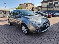 Grigio Usata 2010 Renault Clio II Dynamique Tre volumi | 3800 € (Buon prezzo)