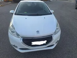 Usata 2014 Peugeot 208 Allure Due volumi | 4500 € (Ottimo prezzo)