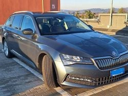 Grigio Usata 2020 Skoda Superb Executive Station wagon | 18.500 € (Ottimo prezzo)
